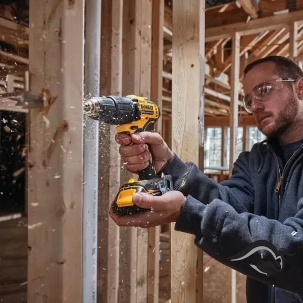 DCD709D2-B2-4.webp Taladro Percutor 1/2" 20V XR 65Nm Atomic 2 Bat 2.0 Ah Dewalt DCD709D2-B2