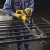 DCG412M2-B2-4.webp Amoladora Angular 4 1/2" 20V Max Incl 2 Bat + Carg Dewalt DCG412M2-B2