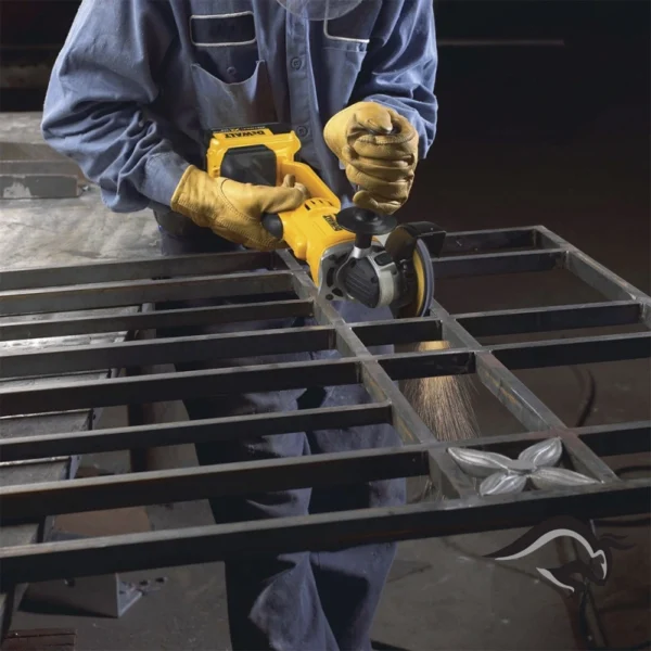 DCG412M2-B2-4.webp Amoladora Angular 4 1/2" 20V Max Incl 2 Bat + Carg Dewalt DCG412M2-B2