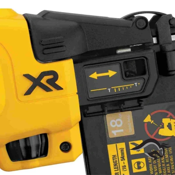 DCN680B-3.webp Clavadora 5/8" - 2 1/8" 20V Calibre 18 Xr Baretool Dewalt DCN680B