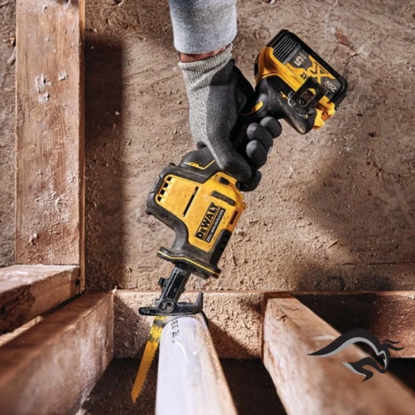 DCS369B-5.webp Sierra Sable Reciproca 20V Atomic Brushless Baretool Dewalt DCS369B