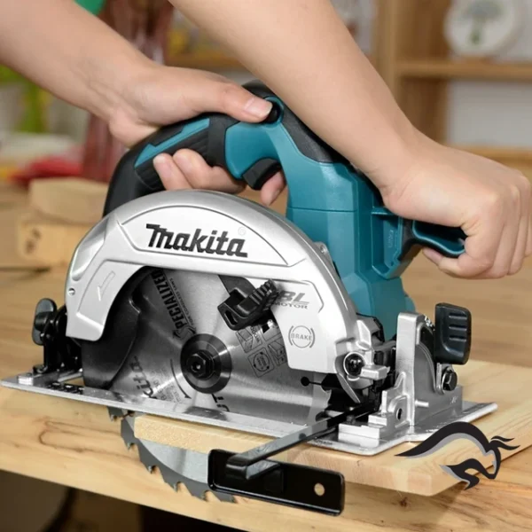 DHS680Z-3.webp Sierra Circular 6 1/2'' 18V 5000 Rpm Cap corte 2 1/4" XPT BL ADT LXT Sin Baterias Makita DHS680Z