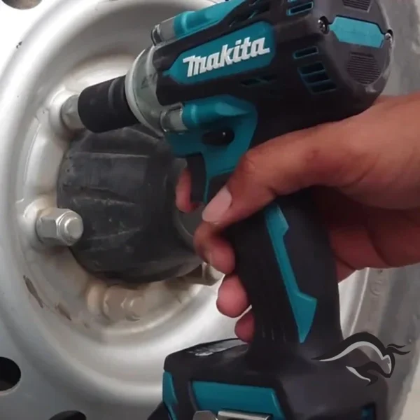DTW300RTJ-3.webp Llave de Impacto 1/2" 18V LXT BL Inc 2 Bat y Carg Makita DTW300RTJ