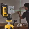 Nivel Láser de 3 Líneas Luz Verde 20 Mts Dewalt DW089CG