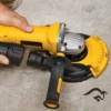 DWE46152-2.webp Guarda para Aspirar Polvo 5" Dewalt DWE46152