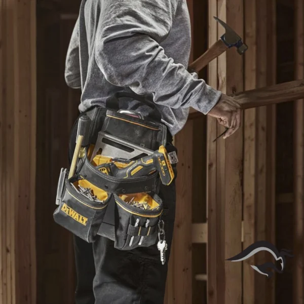 DWST540201-2.webp Bolsos Porta Herramientas 13 Bolsillos Dewalt DWST540201