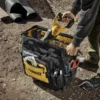 Bolso para Herramientas 18" con Ruedas 27 Bolsillos Dewalt DWST560107