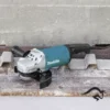 Amoladora Angular 9" 2200W 6600 rpm Makita GA9060