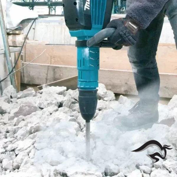 HM1111C-3.webp Martillo Demoledor Sds-Max 1300W 17J AVT Makita HM1111C