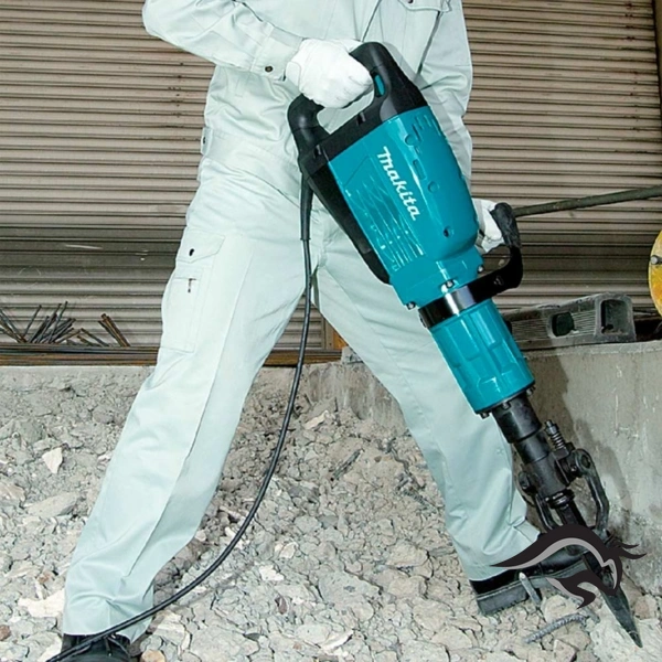 HM1307CB-2.webp Martillo Rompepavimiento Hexagonal 1510W 33.8 J Makita HM1307CB