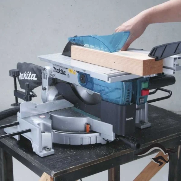 LH1201FL-3.webp Sierra Ingleteadora y de Mesa 12" (305mm) 1650W Corte en 90° 52mm Makita LH1201FL
