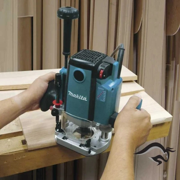 RP2301FC-3.webp Ruteadora 1/2" 2100W 70 mm Makita RP2301FC