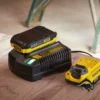 SC200-B2-3.webp Cargador de Batería Ion de Litio 20V Fatmax Stanley SC200-B2